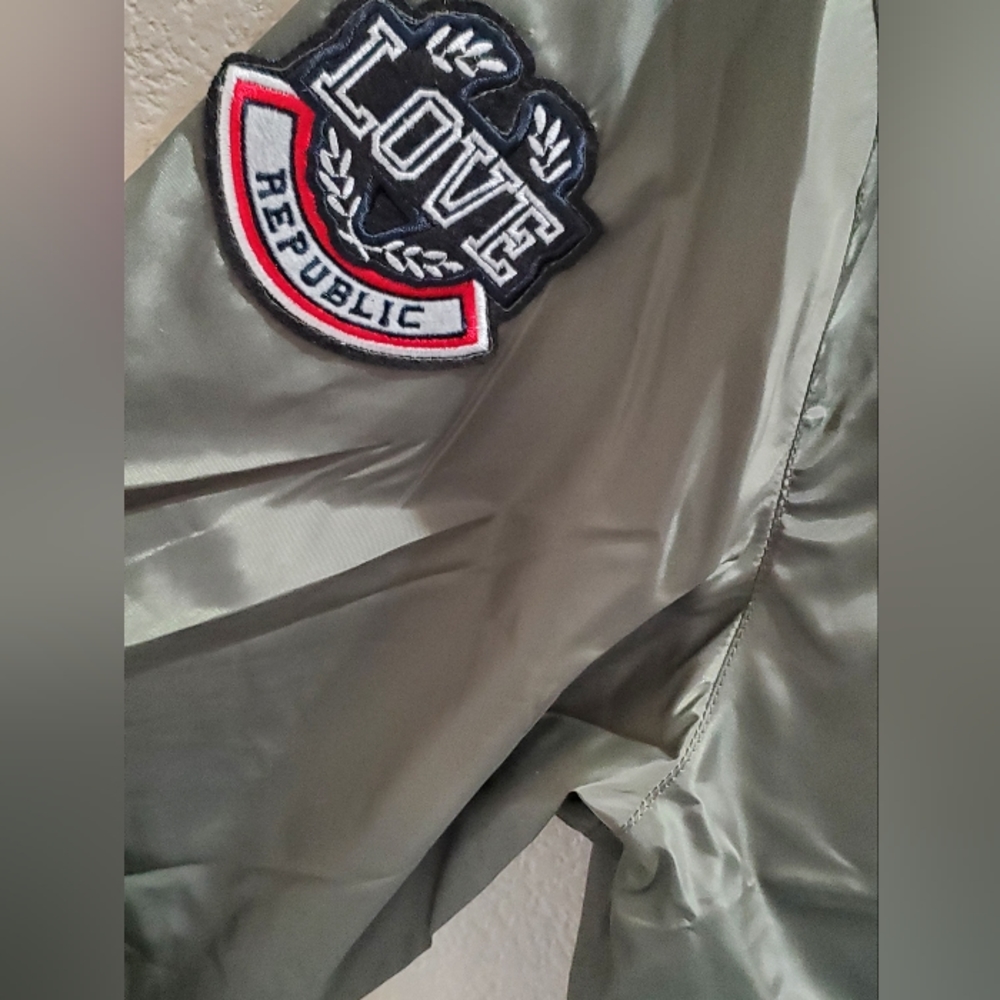 Jacket - Picture 2 of 5